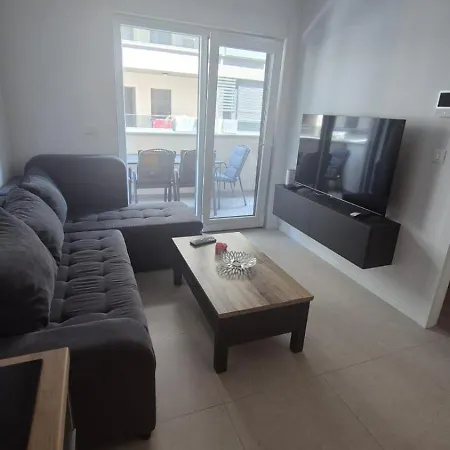 Apartment Ella *