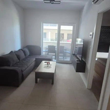 Apartment Ella *
